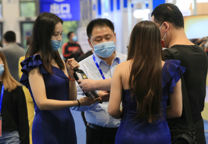 ​103rd China Food and Drinks Fair opens in Jinan