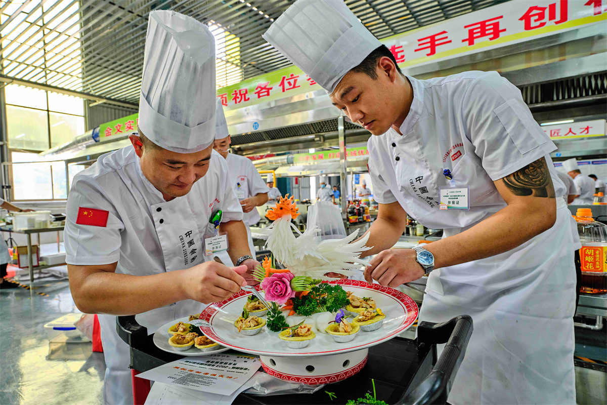 First national garlic contest held in E.China