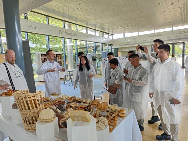 General Sales Manager Yu Luo of Qihe Guoding Food Co., Ltd. Visits France for Flour Food Culture Exchange